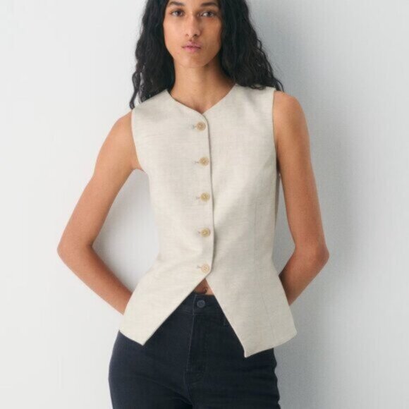 Aritzia Tops - Aritzia Regal Vest - new with tags